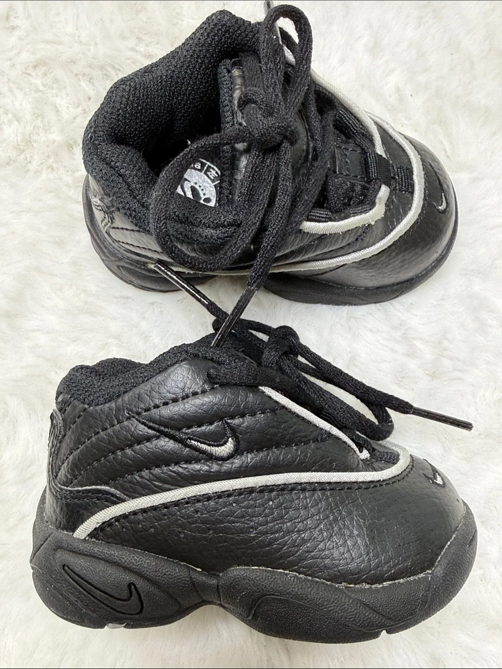 Nike Flight Team TD Infant Baby Basketball Shoes 2C Black Silver Leather Sneaker